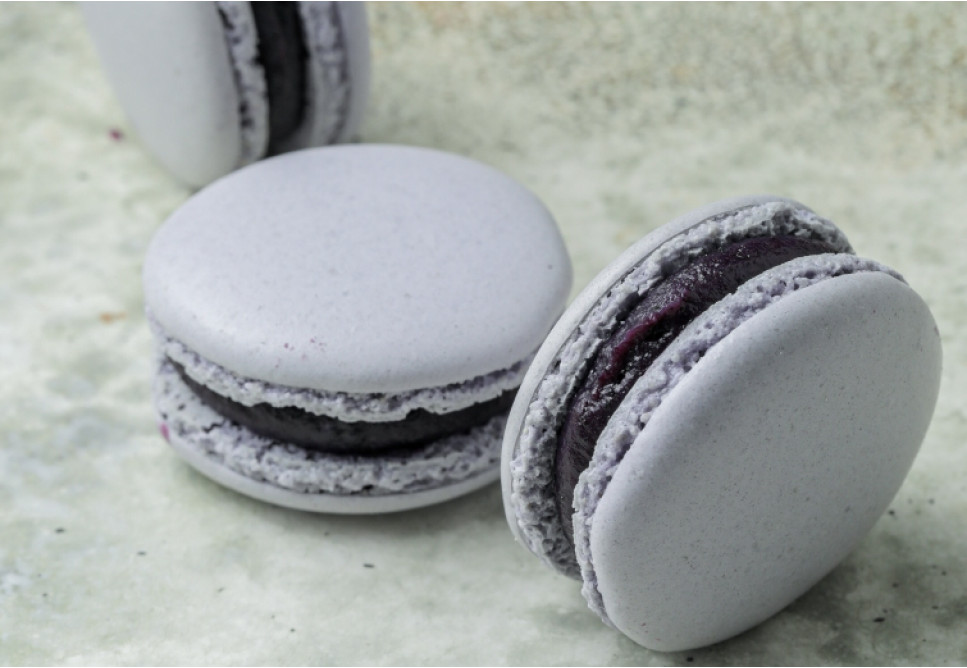 Blueberry and Lemon Macarons 12 Piece Pack