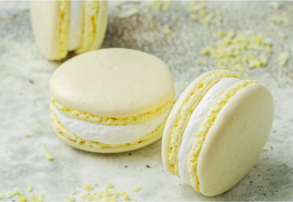 Blueberry and Lemon Macarons 12 Piece Pack